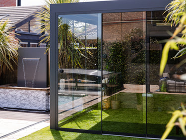 PERGOLUX Glass Wall